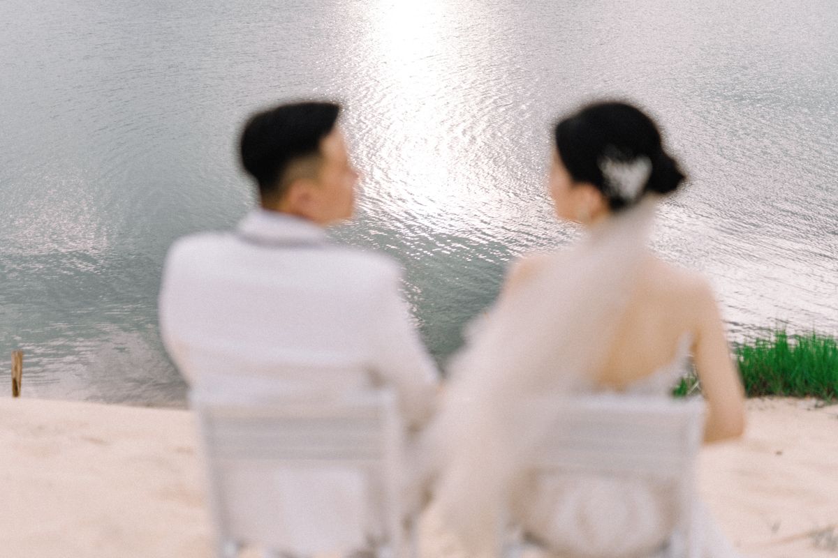 Candid wedding moment of the kind longer coverage hours are meant to capture